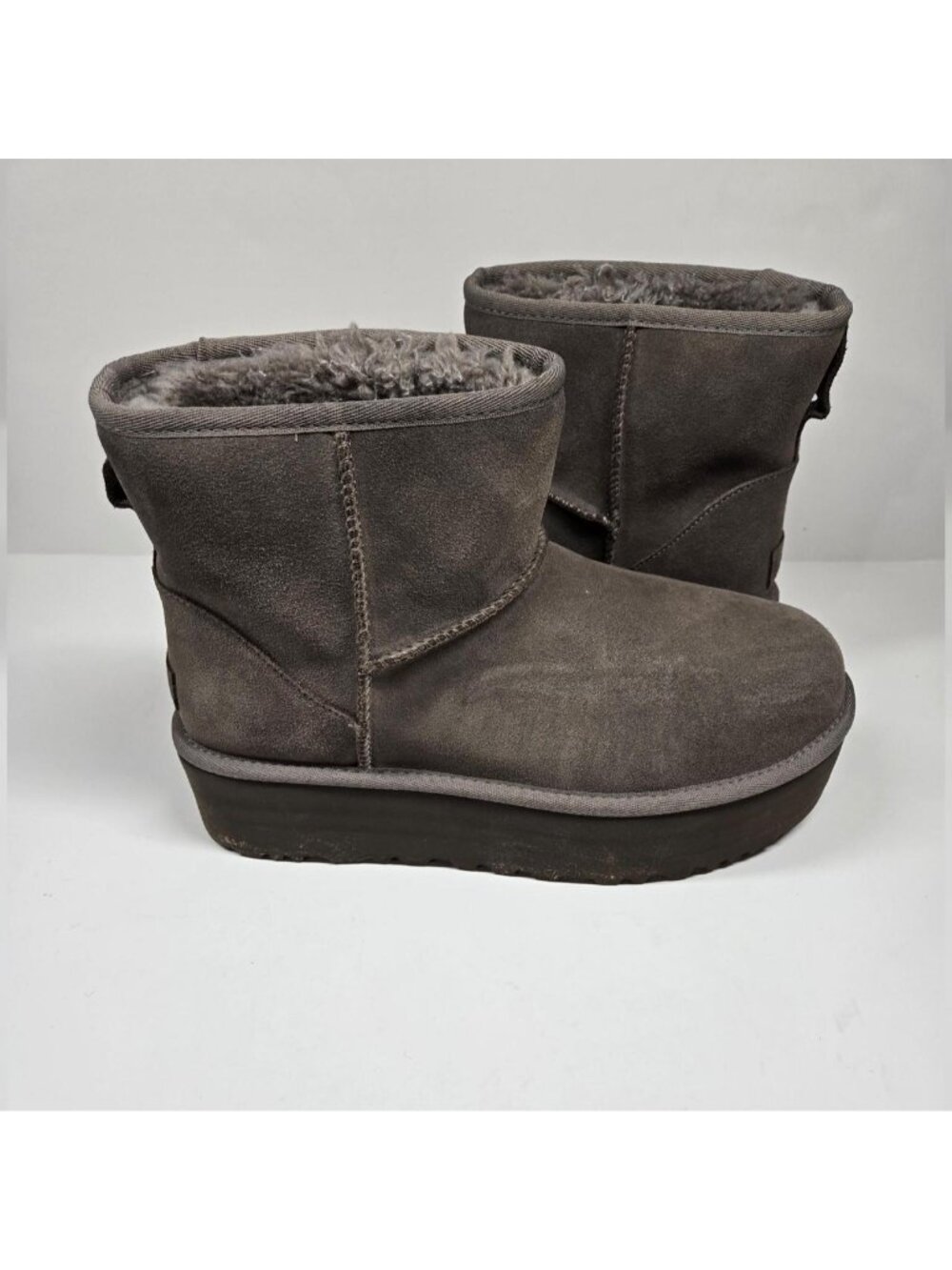 UGG Classic Ultra Mini Platform boots.